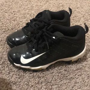 Nike fast flex softball boy shoes